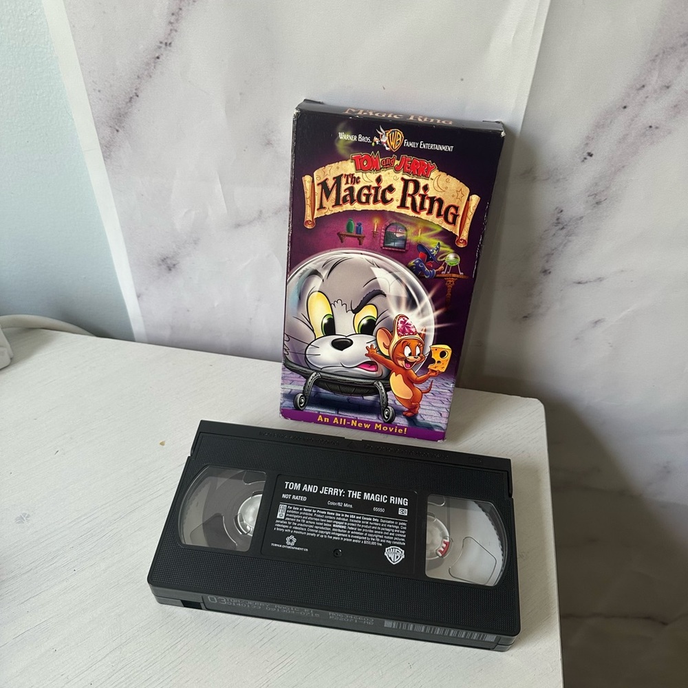 2001 - TOM & JERRY THE MAGIC RING VHS TAPE